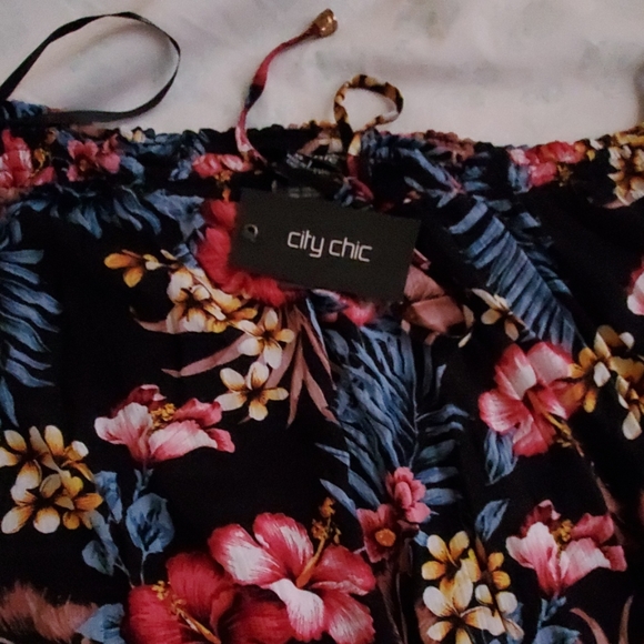 City Chic Strapless Playsuit - Picture 3 of 3